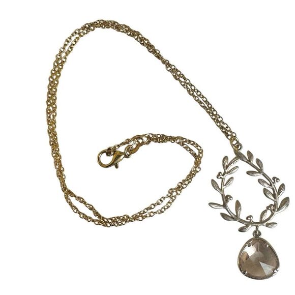 🌿 Gold plated Laurel Wreath Necklace with Faceted Champagne Glass Drop - Picture 3 of 10